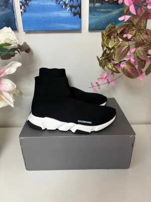 Balenciaga speed 2.0  - Balenciaga speed 2.0 i nyskick | Storlek 45 men passar 44 också | Fraktar samma dag om köp sker innan 22:00 