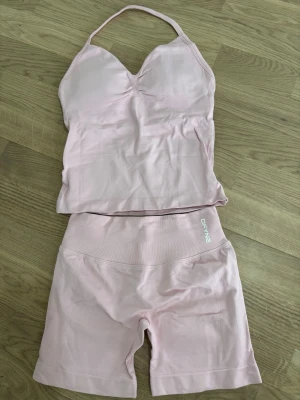 Dfyne light pink - Storlek S modellen impact färgen Light pink 