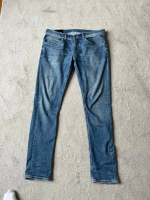 Dondup George jeans  - Snygga blåa Dondup, storlek 32 inga konstigheter super fina. Fråga på?? Mvh John 