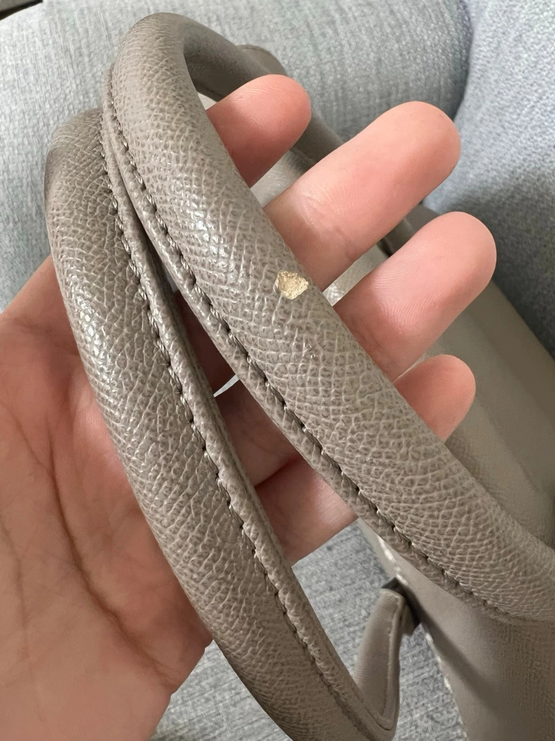Beige handväska med ormmönster - 5