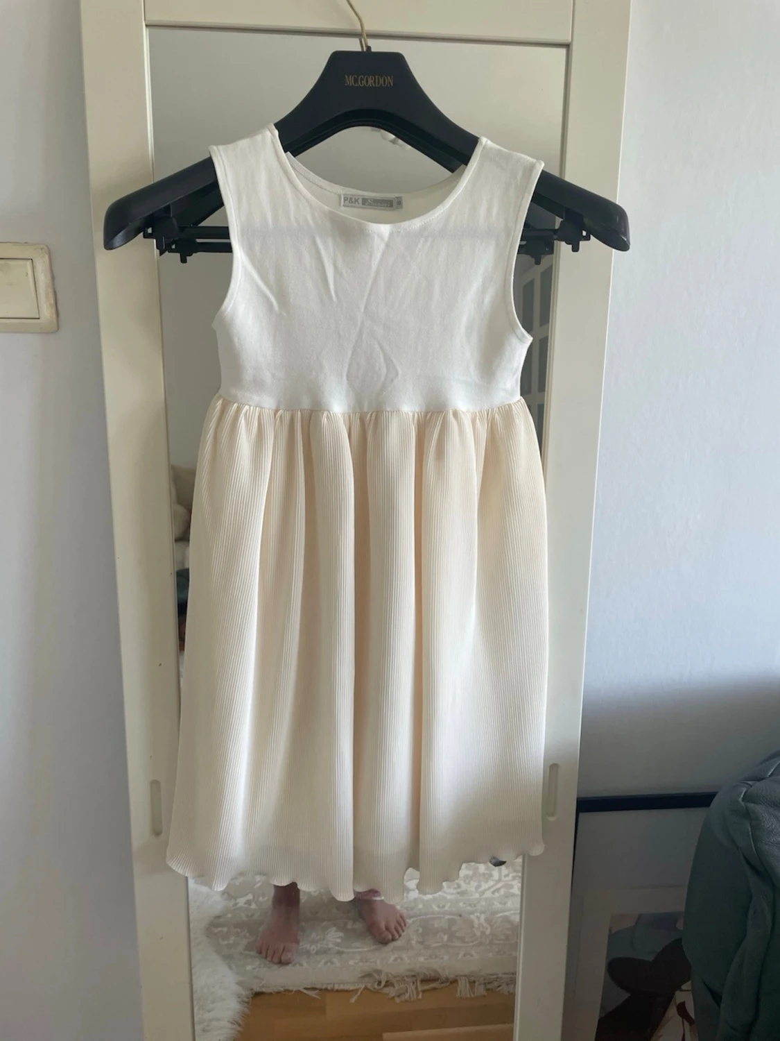 Vit och beige ärmlös klänning