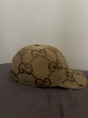Gucci keps - Gucci keps lite använd men i ganska bra skick!