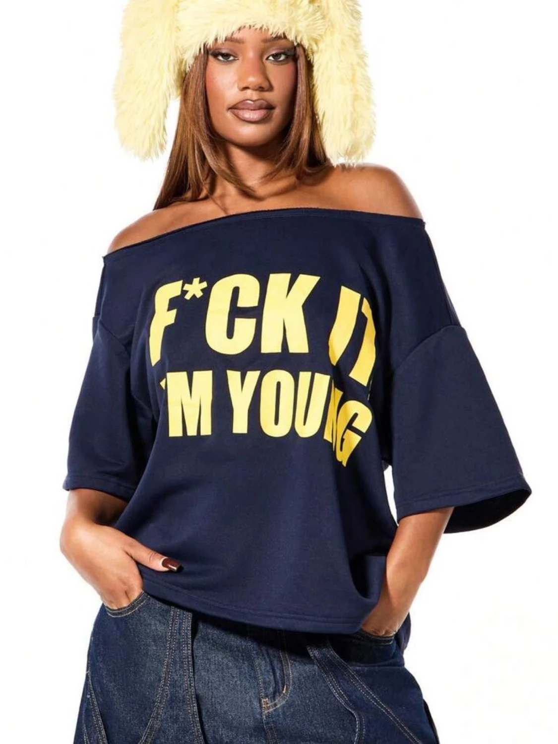 Mörkblå offshoulder t-shirt med coolt tryck