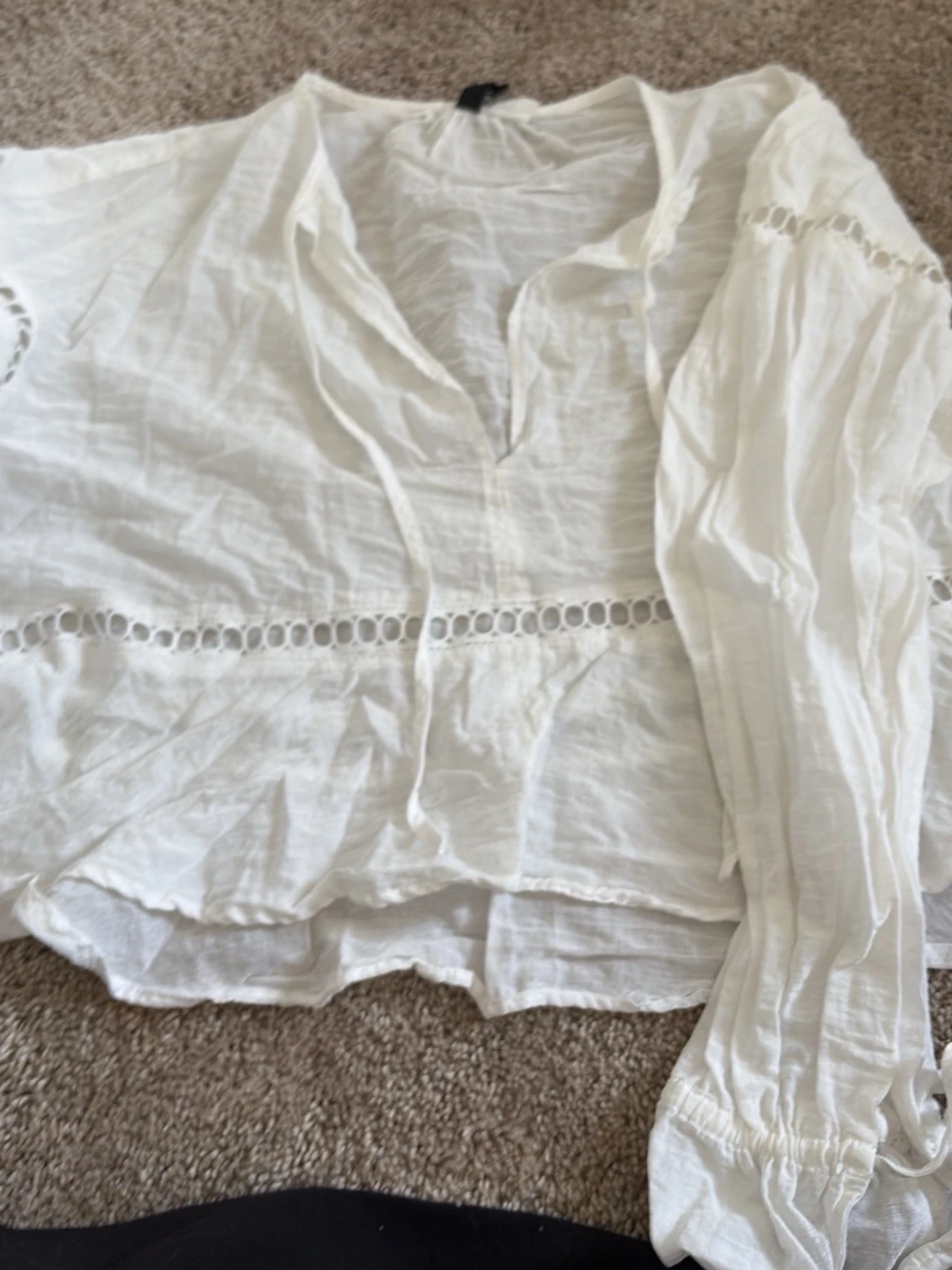 Vit boho-blus med spetsdetaljer