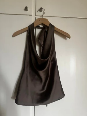 Classy Jazz sexy top från Zara - Klassisk rop från Zara i storlek S men passar som M också! Använd men i bra skick. Priset kan diskuteras 