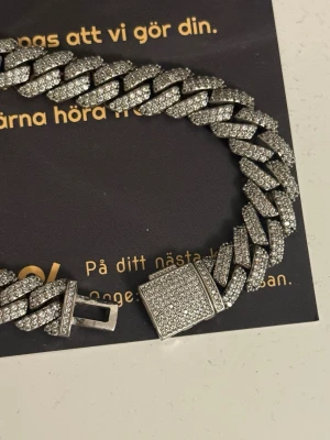 Armband indossa - Indossa armband 22cm nypris är 1099kr.