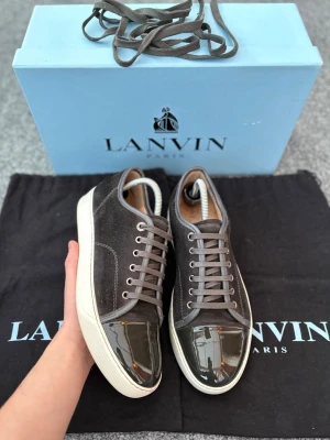 Lanvin skor - Lanvin skor | Storlek UK6 (40-41) | | Tillbehör: Box, dustbag och extra snören | Endast 2499:- | Tveka inte att höra av dig vid frågor | Northstore