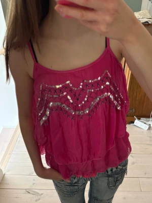 Rosa festtopp - Så fin festtopp! Går att justera banden.