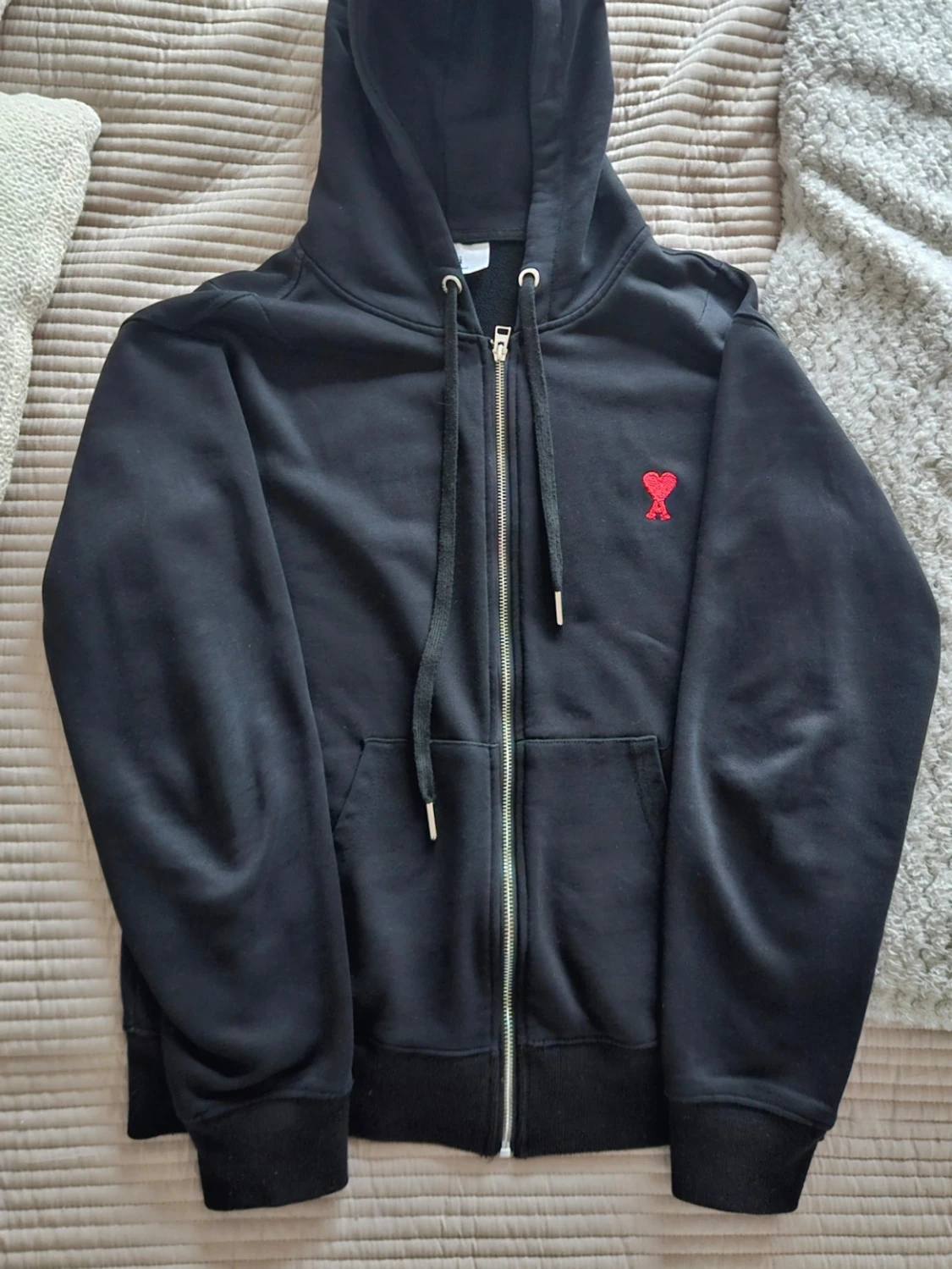 Svart zip up hoodie från Ami Paris