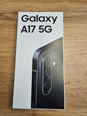 Samsung Galaxy A17 5G smartphone SEALED - Svart Samsung Galaxy A17 128gb helt ny oöppnad ny pris är 2500kr hör av dig vid frågor