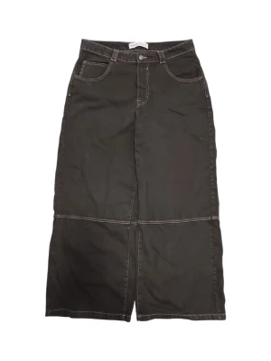 Baggy jeans Y2k - Sjuka jeans i strl L, extra baggy. I perfekt skick och passar L - XL (även mindre med bälte) 💥 Rekommenderar starkt, hojta för frågor och skicka gärna offers 🙏