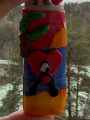 Skal till tändare Bad Bunny  - Handgjord skal till din tändare BIC ! 