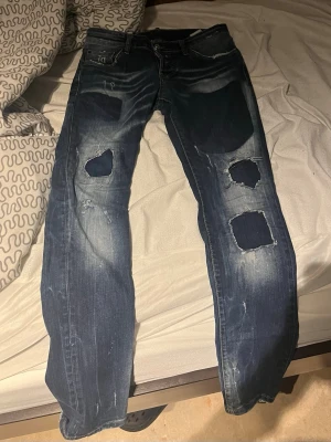 Dsquared2 jeans - Säljer dessa jeans om du vill ha flera bilder de bara att skriva och priset går att diskuteras