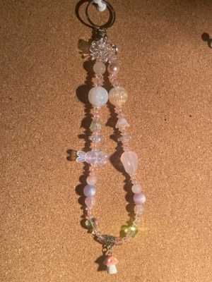 Handgjord Väsksmycke svamp kawaii - Gulligt Väsksmycke handgjord av mig 