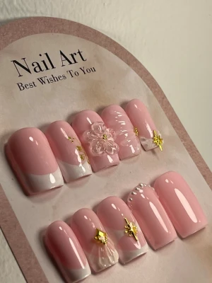 Press on naglar - Handgjorda press on naglar storlek M (går att fila till) 🥰🌸✨❤️🤍