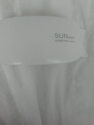 UV lampa ifrån SUN  - Liten UV lampa, perfekt för att till exempel torka lösnaglar!