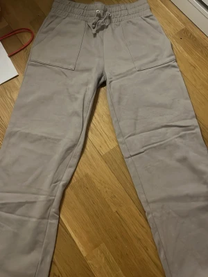 beiga mjukisbyxor - beiga mjukisbyxor från lager 157