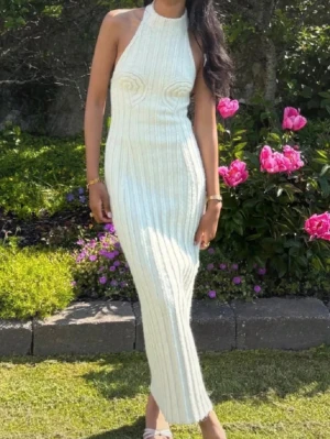 Adoore klänning  - Använd en gång!stickad !!