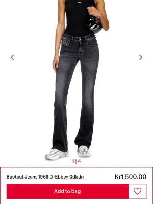 Bootcut jeans från Diesel, svartgrå - Bootcut jeans från Diesel i en snygg svartgrå färg. Jag har använt dom 2 gånger, så dom är i jätte bra skick. Bara att skriva om frågor🥰