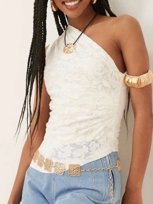 Vit one shoulder lace top - Vit one shoulder tröja i spets från gina i storlek S, endast använd en gång 💕Cremevit