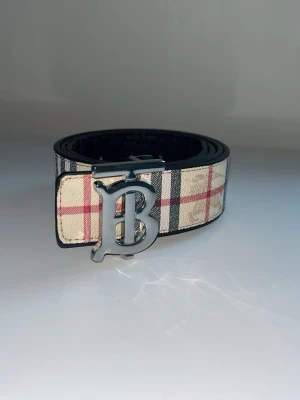 Burberry bälte  - Helt ny