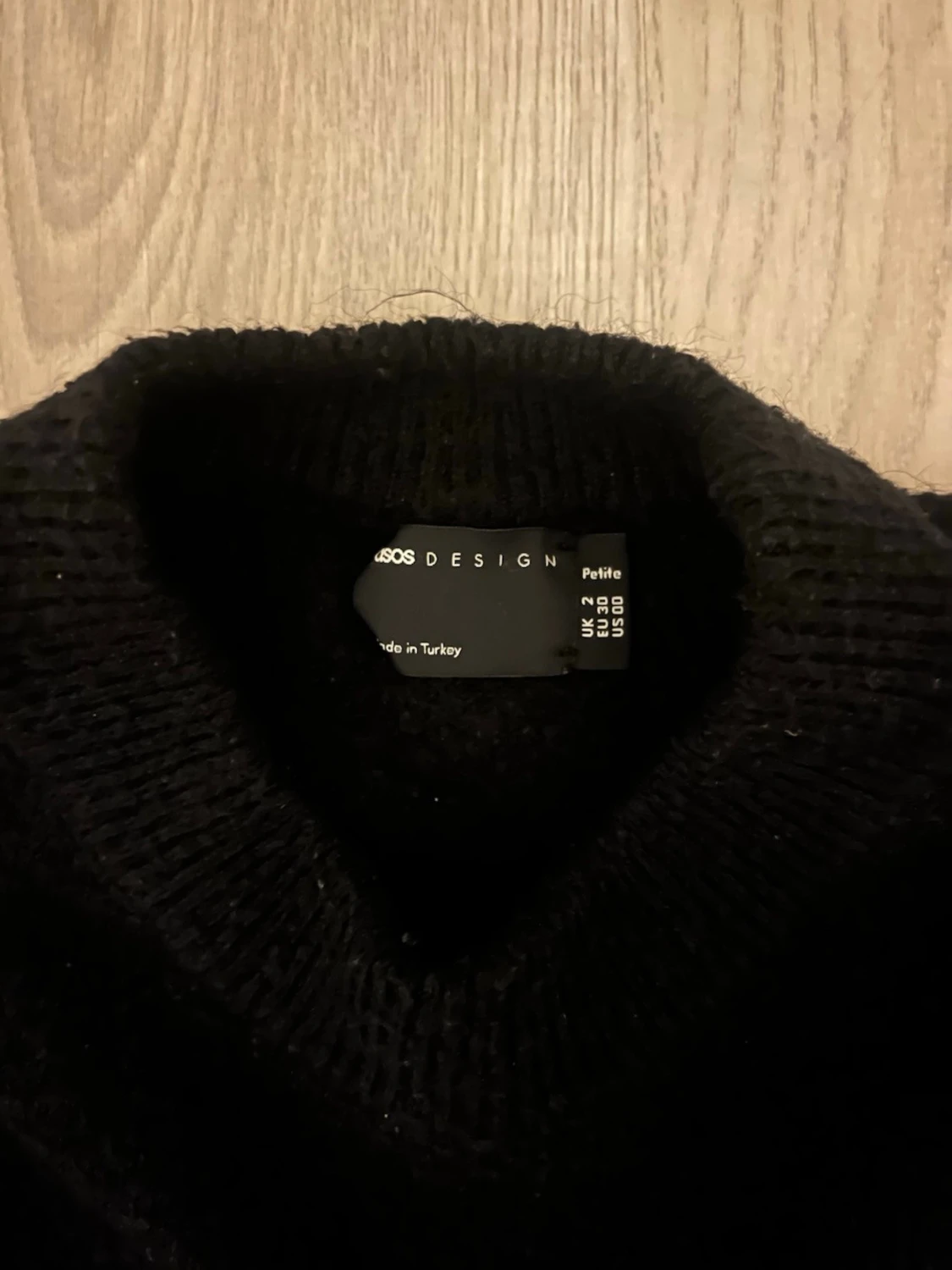 Svart stickad tröja  - 2