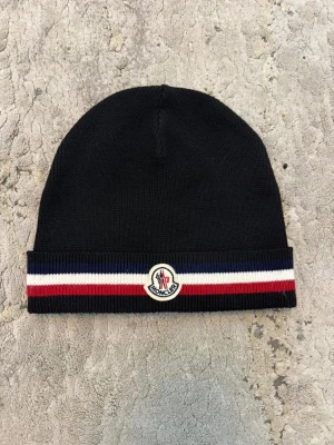 Moncler mössa - Fick den som present använd bara några gånger