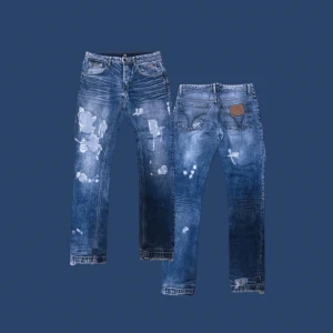 Dolce & Gabbana - Säljer ett par riktigt feta DnG jeans med sköna slitningar som dessvärre inte används längre. Jeansen är storlek 30x32 och passar mig som är 178cm och 75kg perfekt. Priset kan diskuteras, tveka inte på att höra av dig vid fler frågor och funderingar🤗 Mvh Marcus 