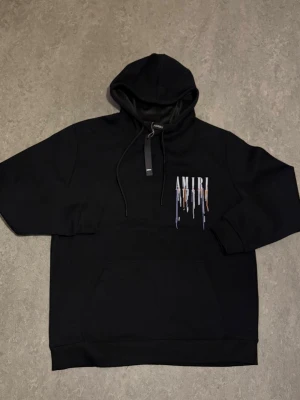 Amiri hoodie - Riktigt fin amiri hooide, helt ny och oandvänd storlek L taggen tillome på fortfarande. ( INTR RITKIG)