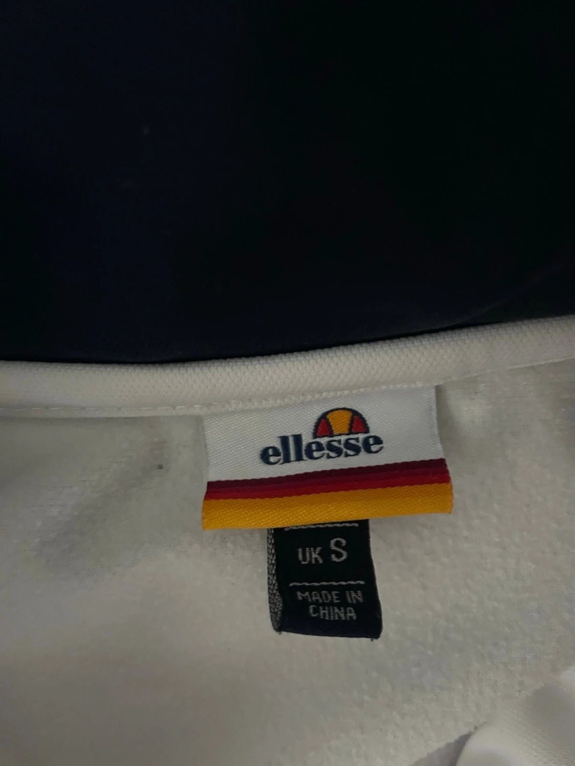 Vit och marinblå Ellesse sweatshirt - 2