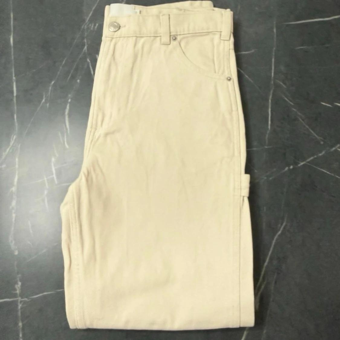 Beige cargobyxor med raka ben - 2