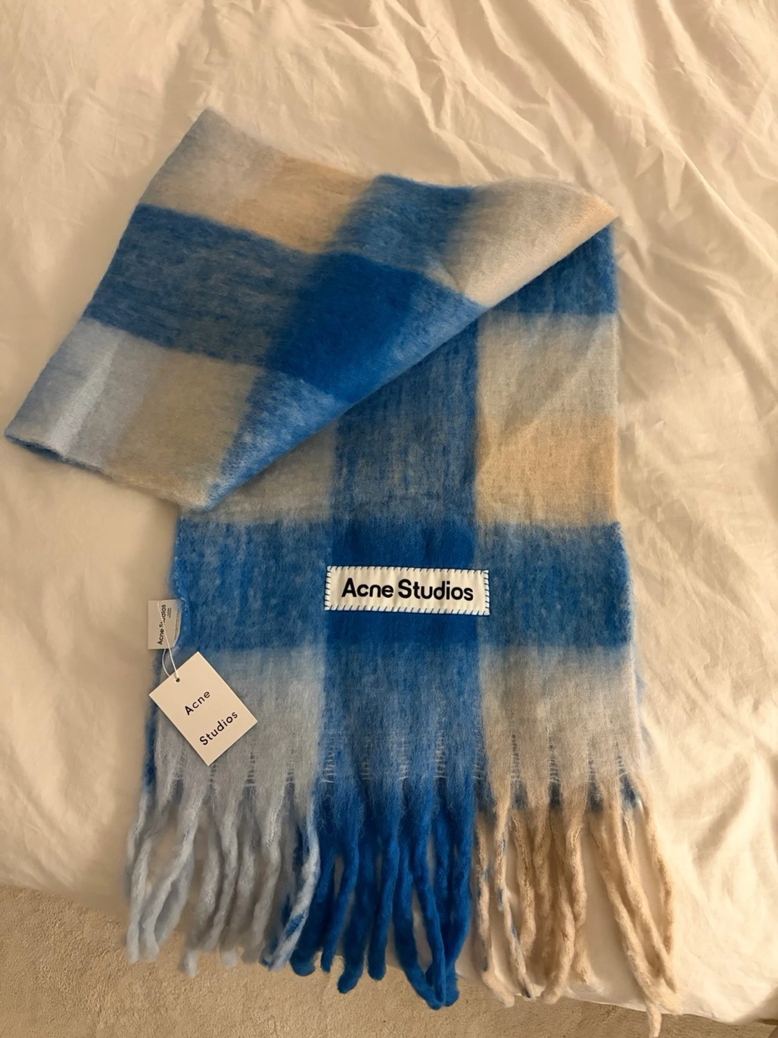 Rutig blå och vit halsduk Acne Studios