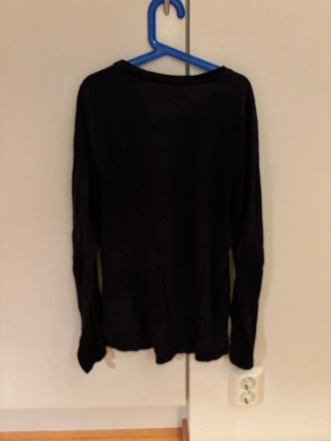 Svart långärmad tröja - 1
