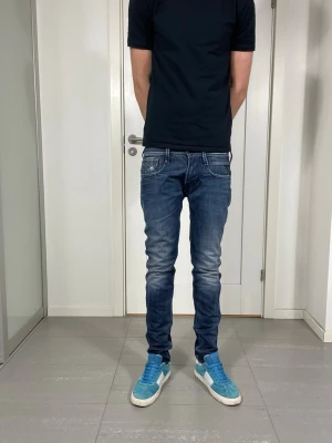 Replay Anbass Jeans  - Säljer nu dessa Replay Anbass Jeans, skriv för fler bilder/frågor🙌🏼