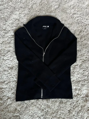 Brothers kofta - Jättefint skick, krympt lite i tvätten 100% merinoull. Cardigan/fullzip/kofta