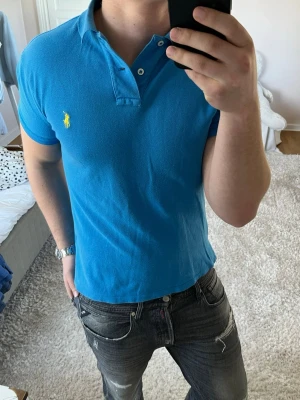 Ralph Lauren piké  - Ralph Lauren | Mycket bra skick | Size - M | Pris 449 | Hör av dig vid minsta fråga eller fundering📩