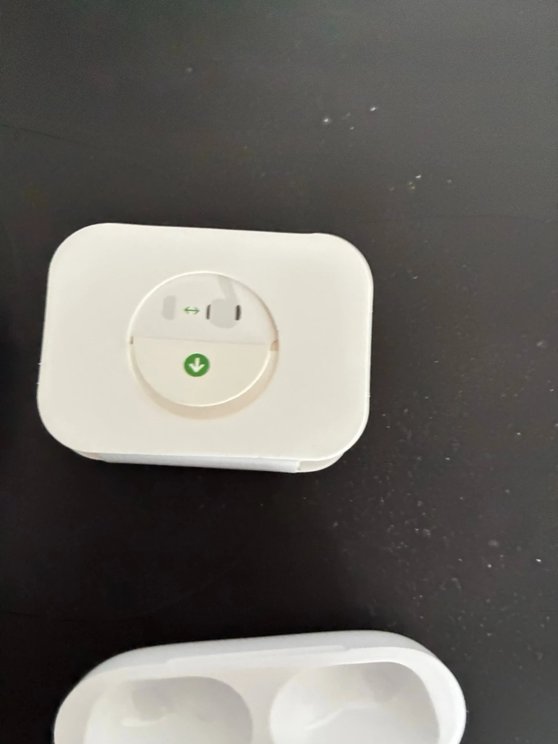 Apple AirPods Pro med laddningsetui - 3
