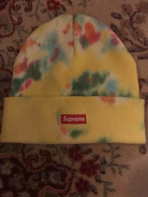 Supreme Splatter Dyed Beanie - Supreme mössa inte använd 