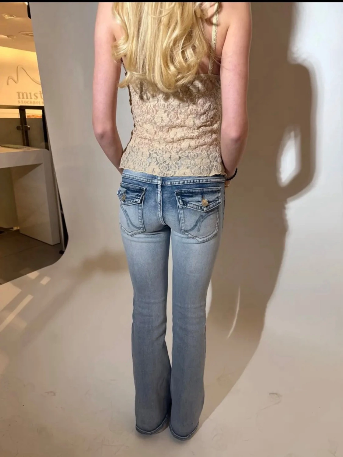 Ljusblå bootcut jeans från Miss Me