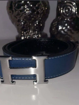 H bälte -  H bälte box ingår och kvitto, kontakta för mera frågor 