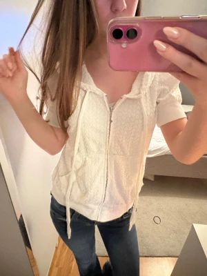 Juicy kortärmad tröja - Storleken är i L men passar även mig som är S/Xs 