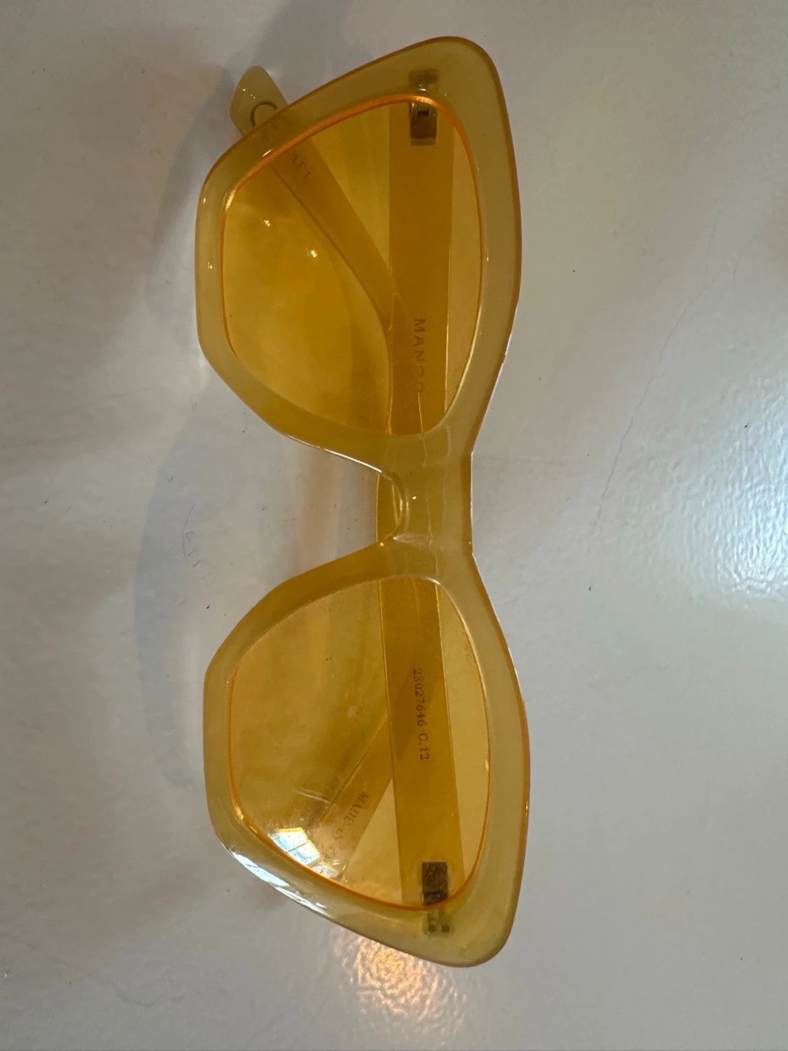 Gula solglasögon från Mango