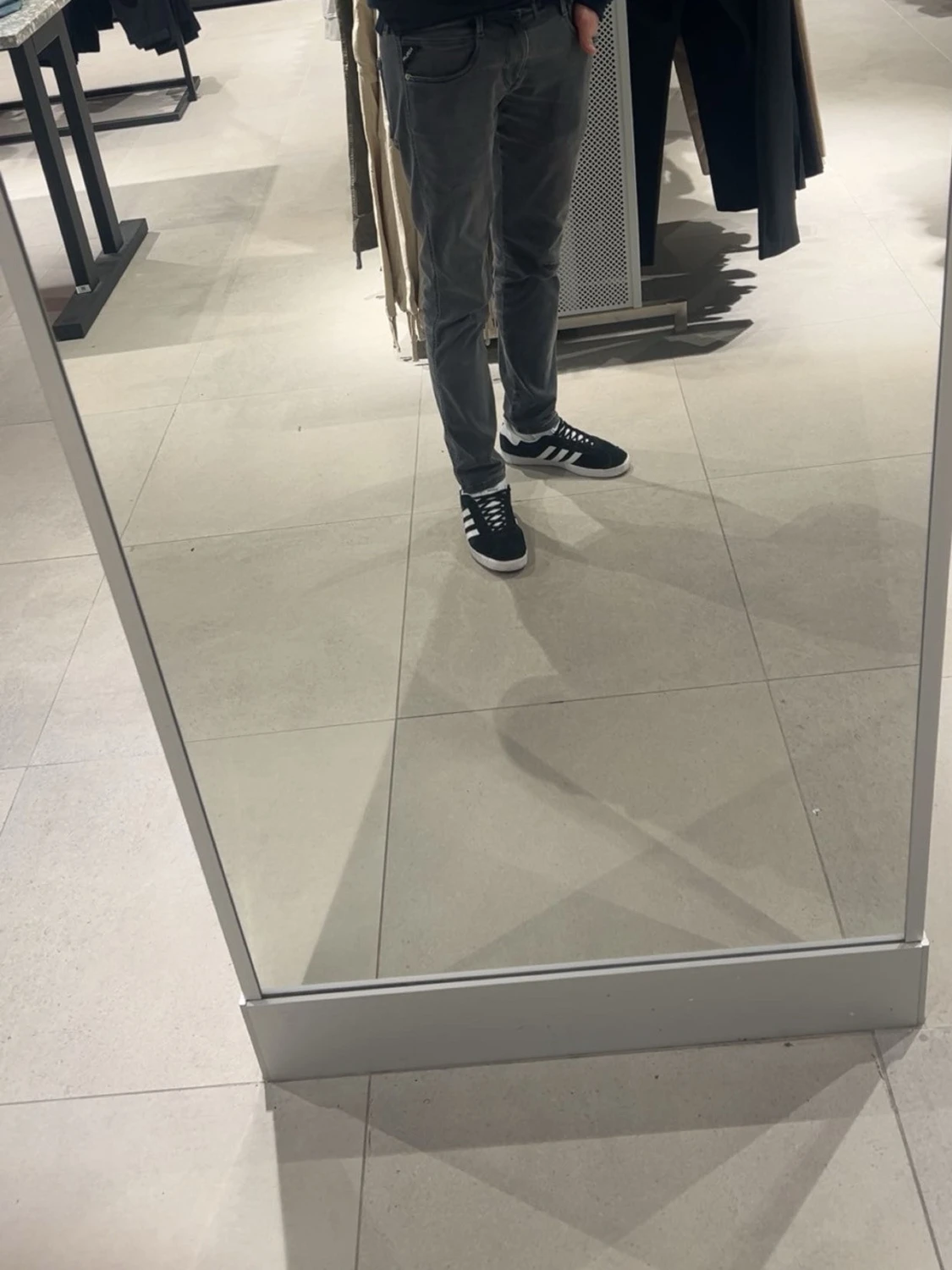 Gråa slim fit jeans från Replay - 2