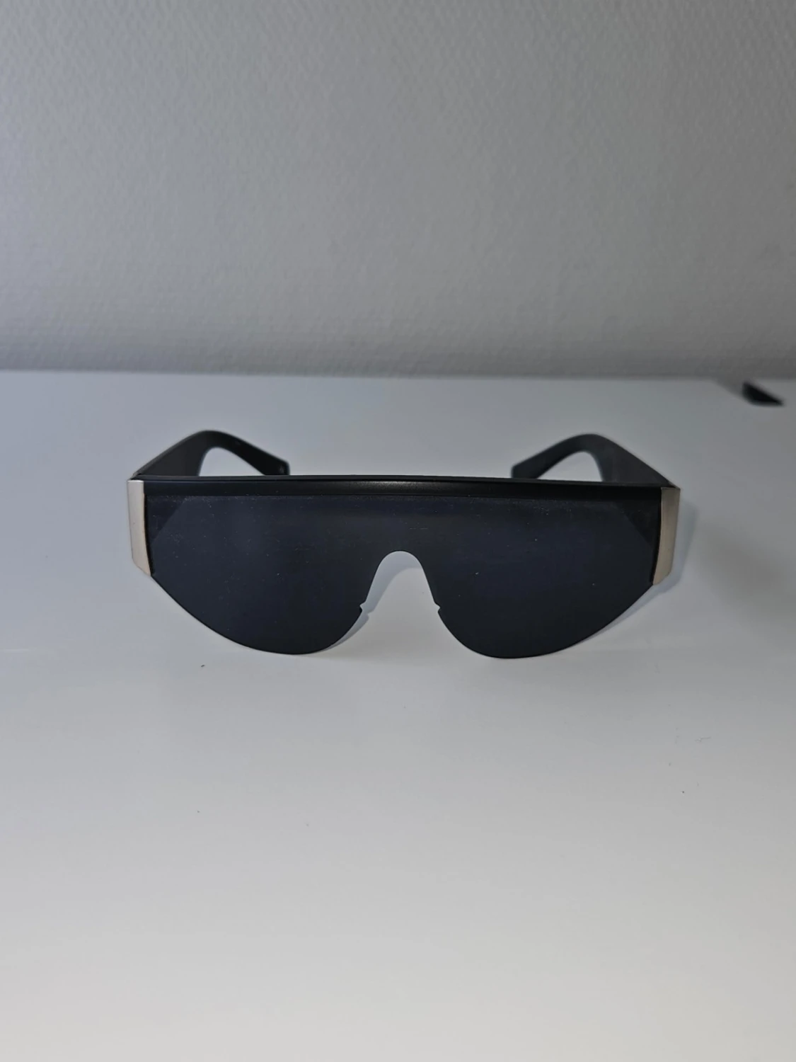 Le Specs solglasögon