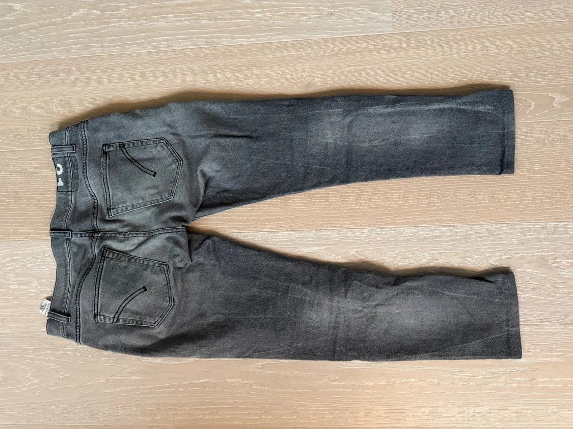 Grå skinny jeans från Dondup , stl 31 - 3