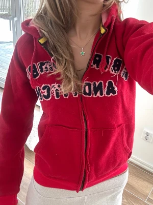 Abercrombie & fitch vintage zip  - Storlek XXL (Barn) ~ motsvarar en vanlig XS med något kortare ärmar/kropp. Skickas inom 24h, PostNord prioriteras. Se liknande liknande plagg i min profil!