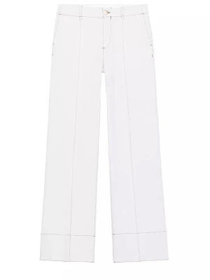 Vita raka jeans med hög midja - Säljer ett par vita jeans med raka ben och hög midja. Jeansen har markerade sömmar framtill och breda benslut för en trendig look. Perfekta att styla med sneakers eller boots.