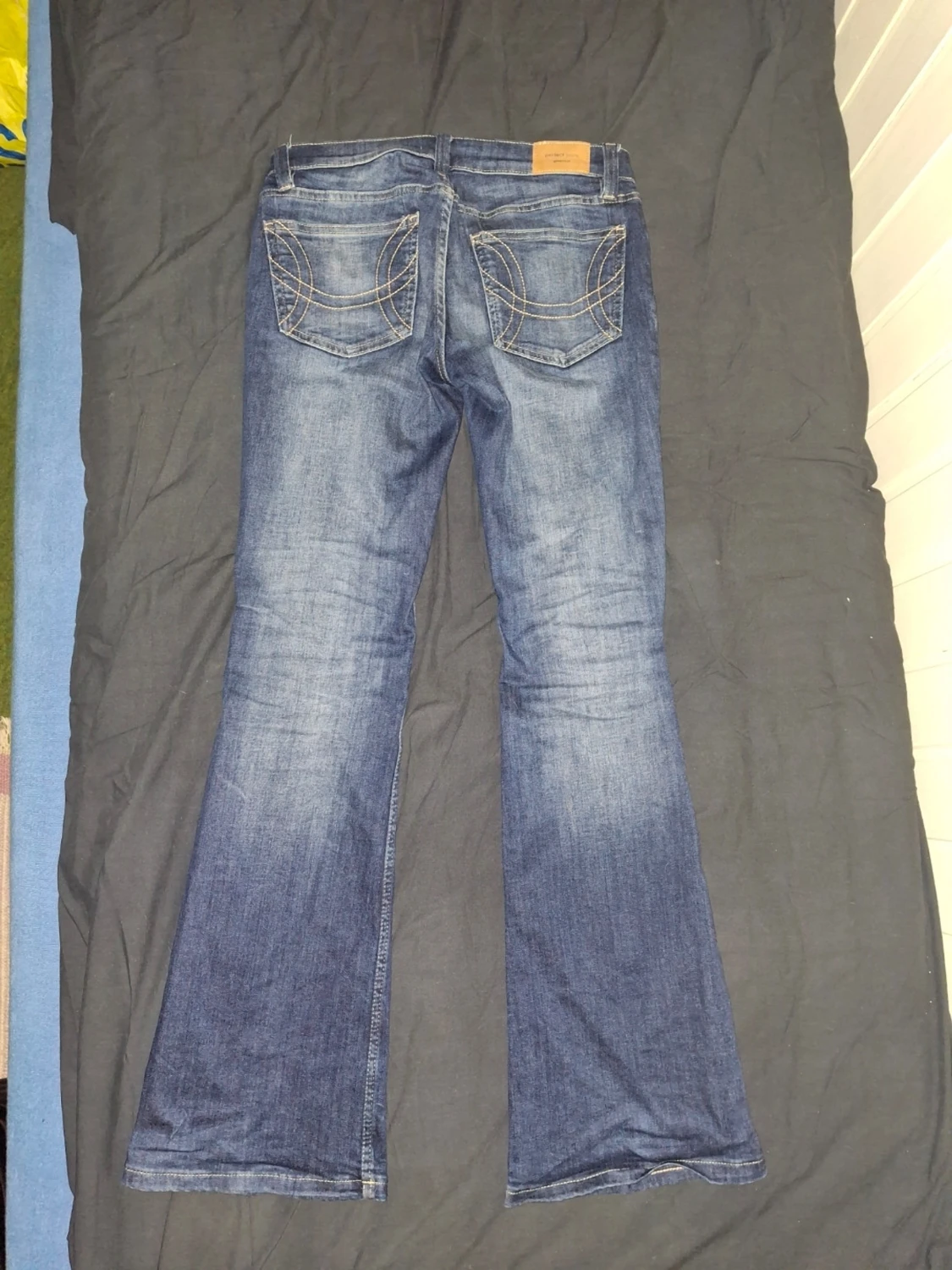 Mörkblå bootcut jeans  - 1