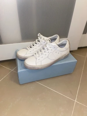 Philippe Model Sneakers - Skick: 10/10, inga defekter och endast provade, som nya! | Storlek 42 | Pris kan diskuteras!