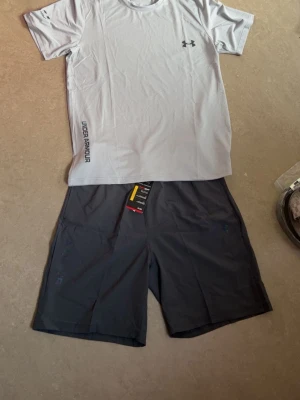 UNDER ARMOUR SET  - Fint set bruka vara tajita